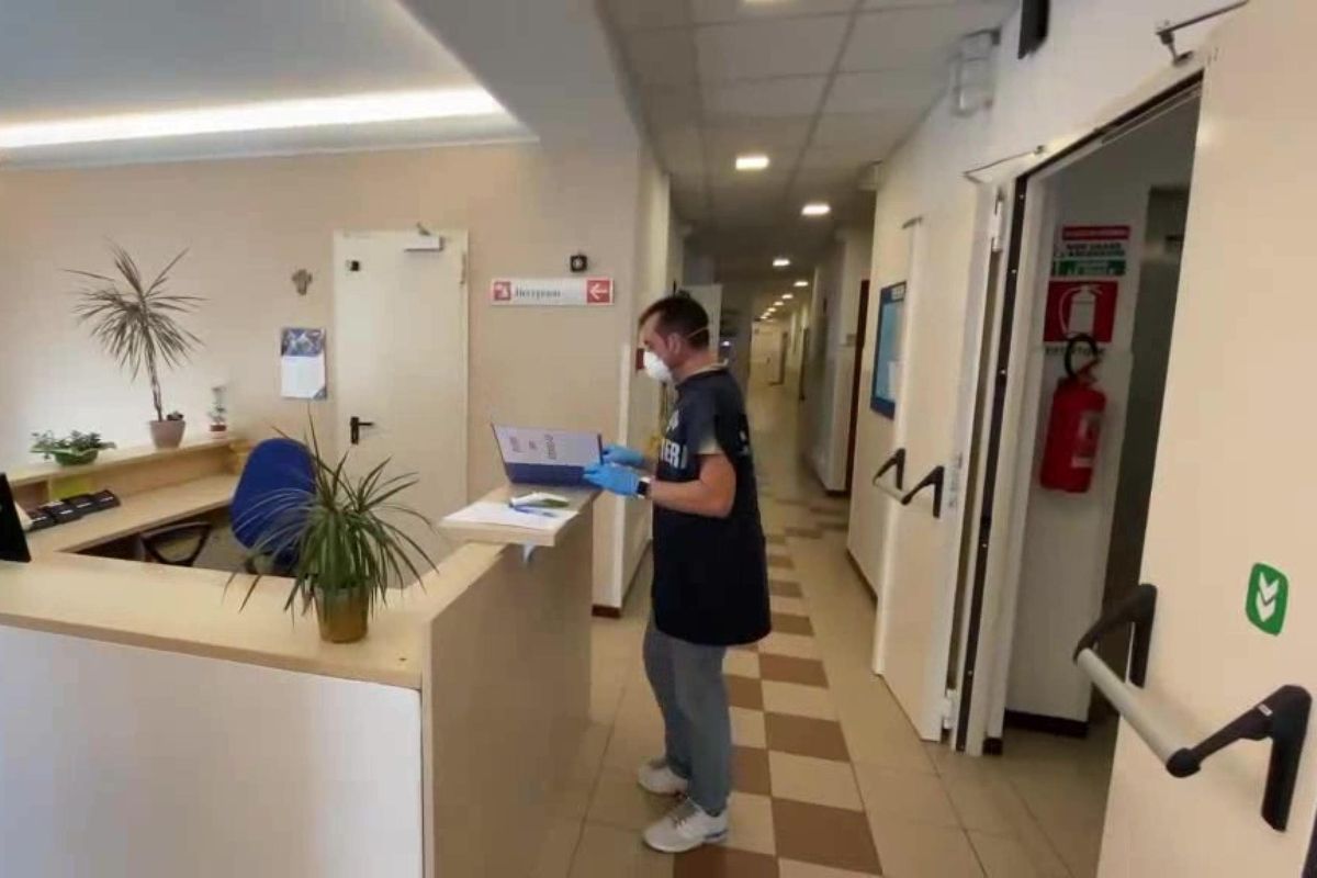 Il blitz sulle liste d’attesa infinite inguaia decine di medici e infermieri