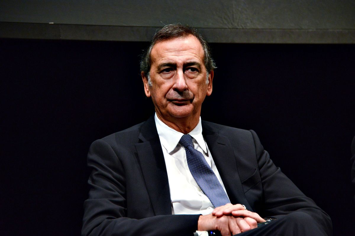 La mostra su Azov spacca la sinistra. Fuoco amico sul Comune e Sala muto