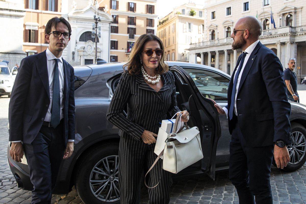 Caso Santanchè, avvocato indagato: «Carte chieste a nome del ministro»