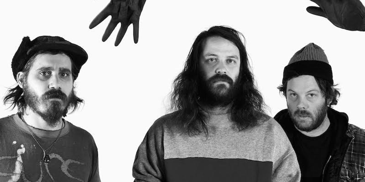 Premiere: WRITER's Fuzz-Pedal Anthem "Mosquito Bitten"