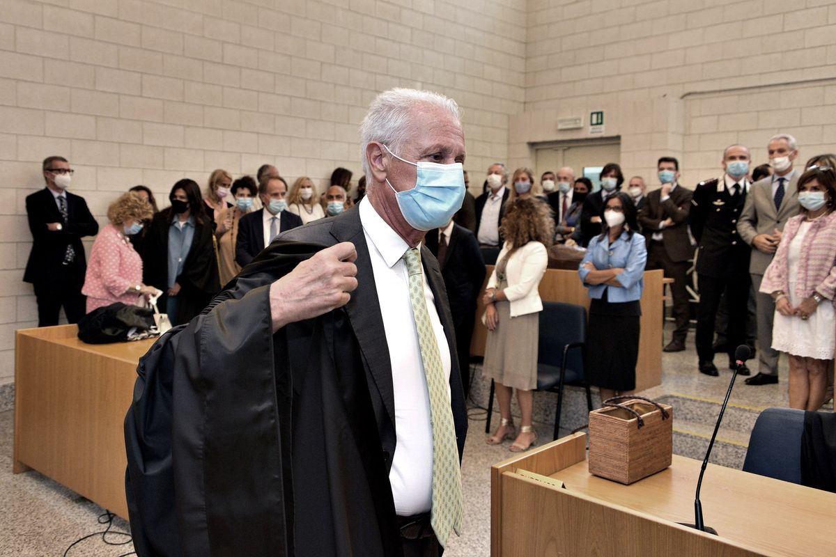 La toga dell’inchiesta sulle zone rosse adesso scarica il consulente Crisanti