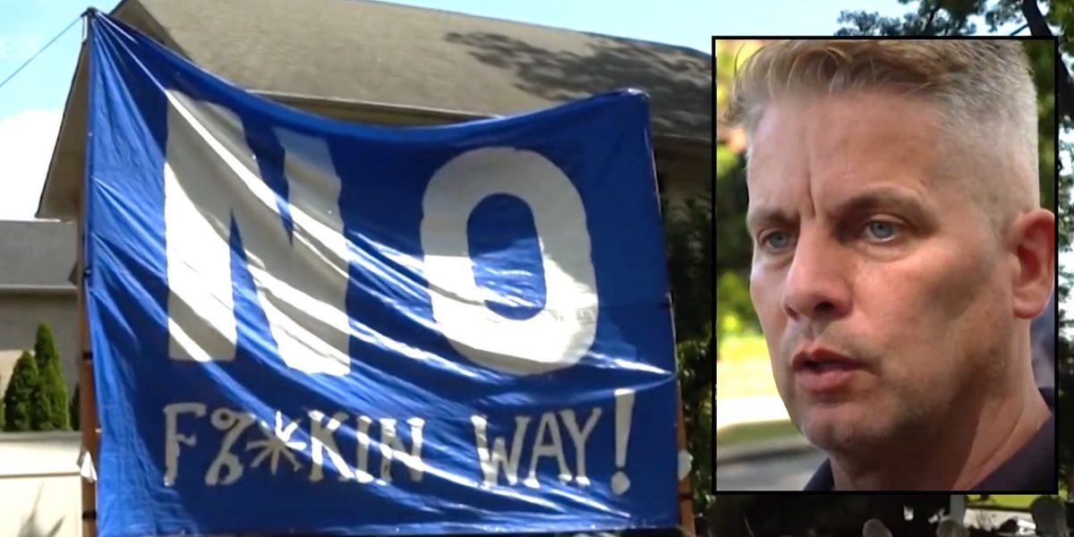 NextImg:Staten Island resident sets up loudspeaker blaring out messages against arriving migrants: 'Immigrants are not safe here!'