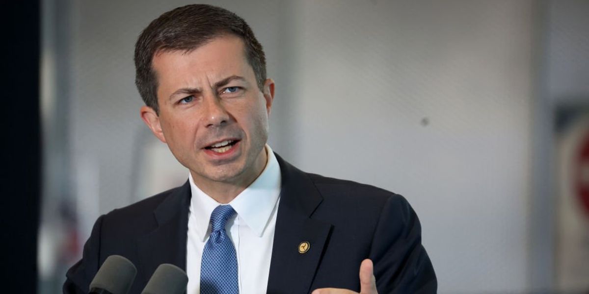 NextImg:Pete Buttigieg admits he’s had issues using EVs, announces $100 million effort to fix broken chargers