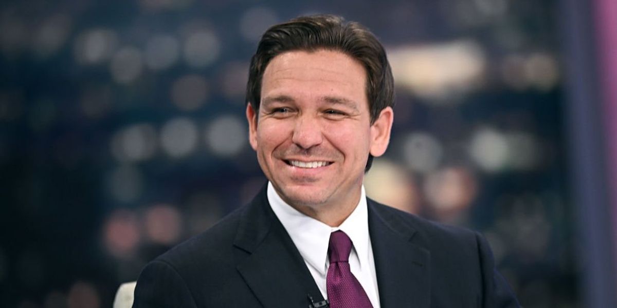 NextImg:DeSantis launching billboards in Chicago offering 'unappreciated' cops a $5,000 signing bonus for relocating to Florida to help keep the peace