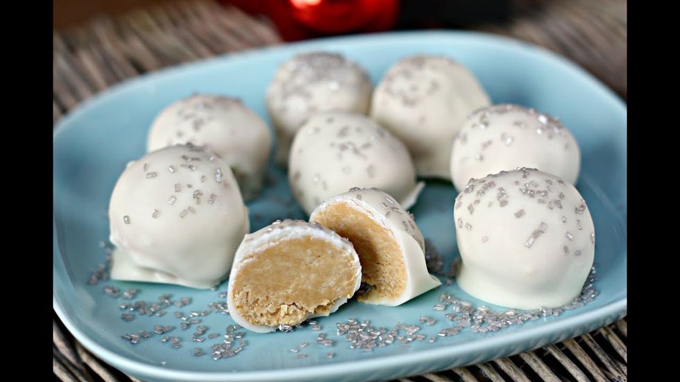 Peanut Butter Snowballs Recipe (No Bake Truffles)