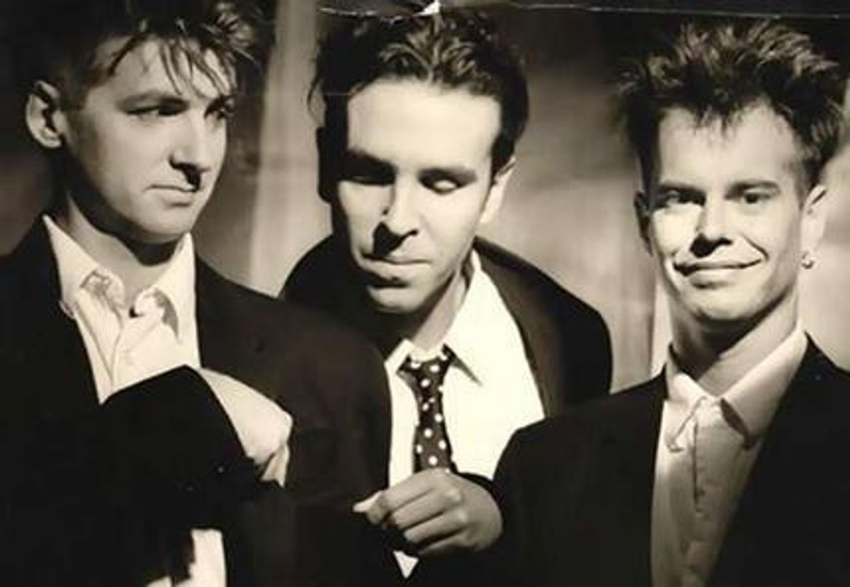10 Classic Crowded House Songs