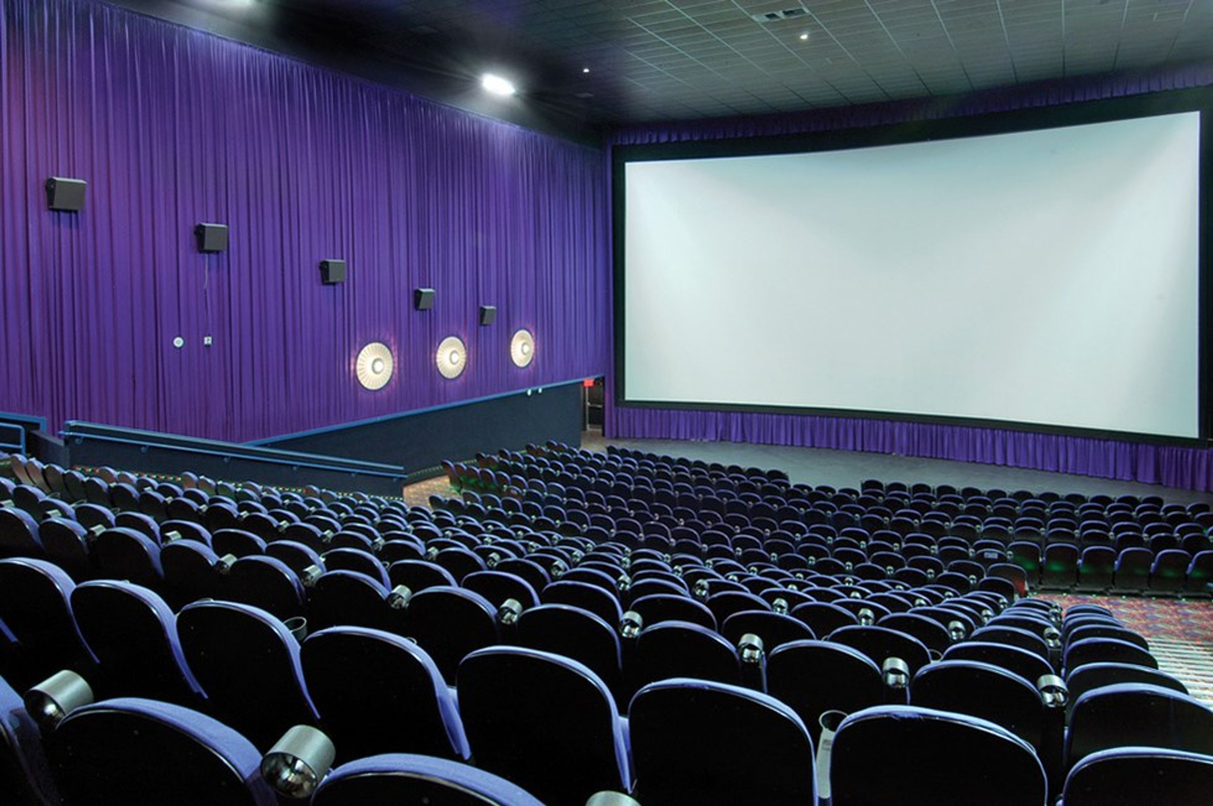What You Need To Know Before Working At A Movie Theater