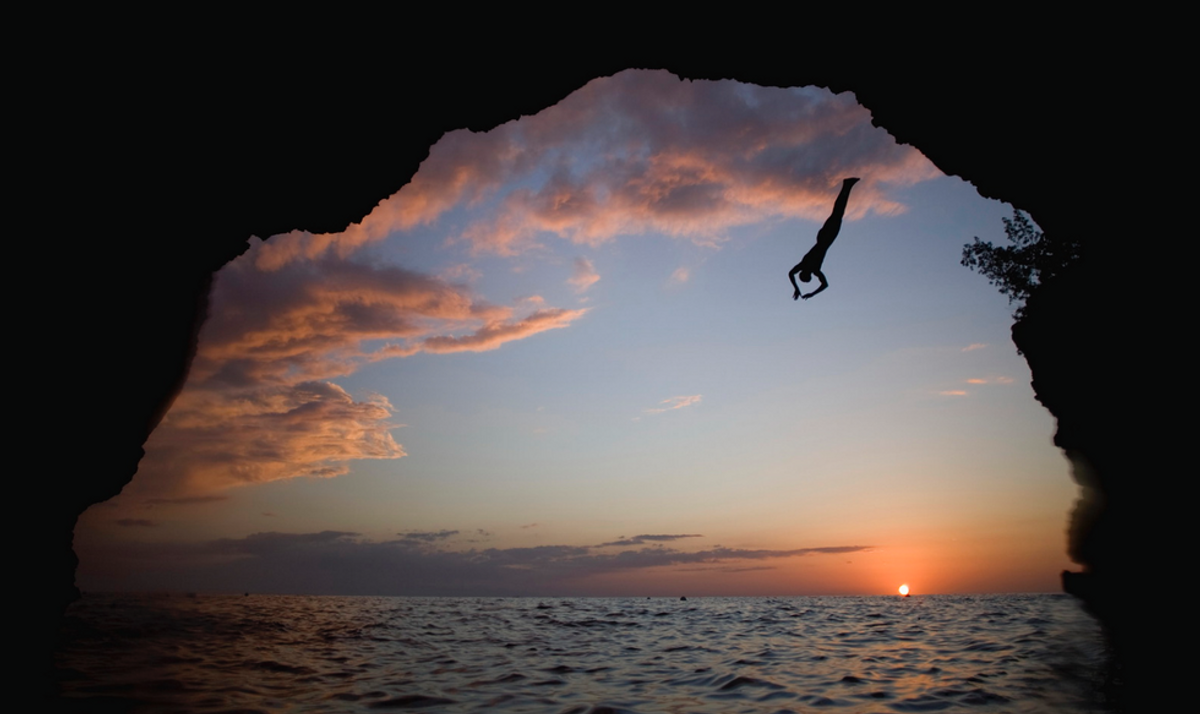 4 Perfect Cliff Diving Spots In Michigan