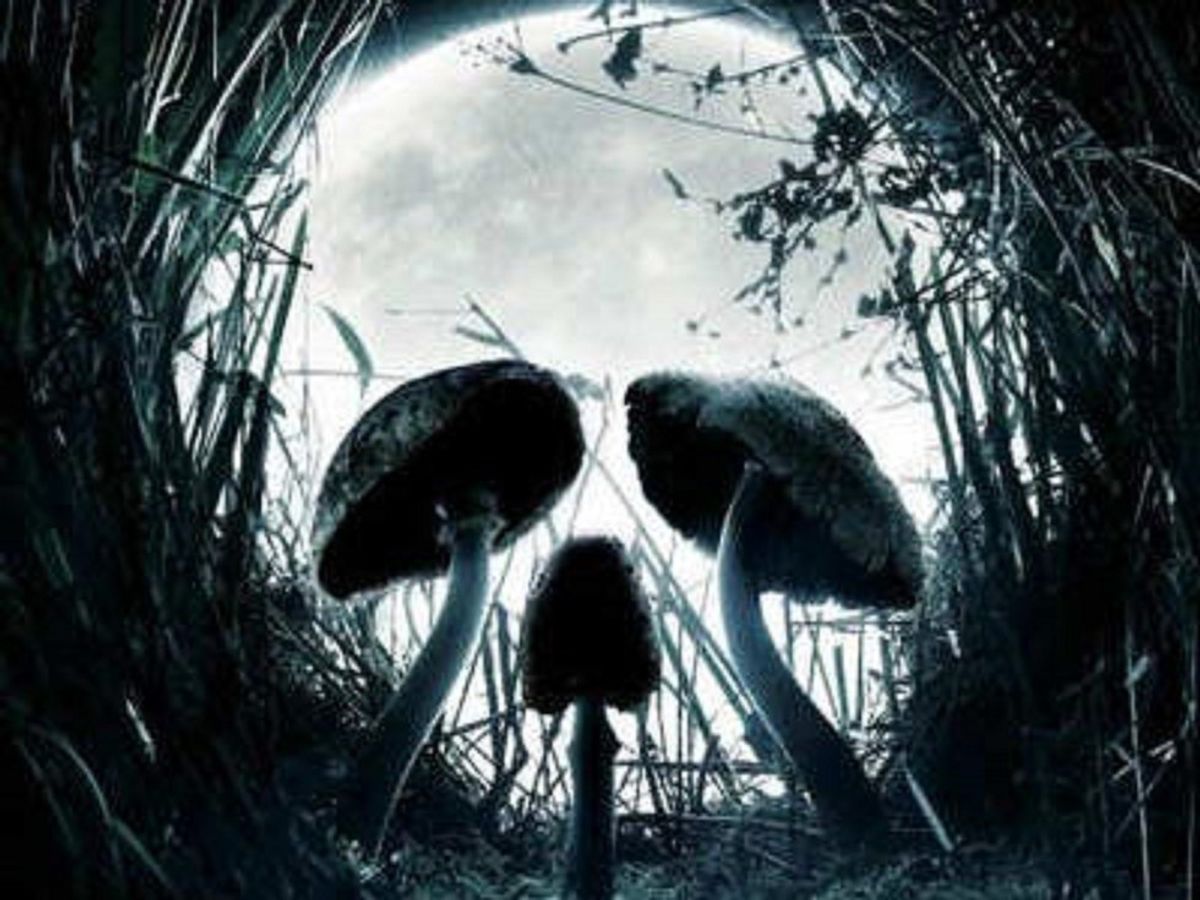 9 Two-Line Horror Stories That Are Better Than Any Scary Movie You've Ever Seen