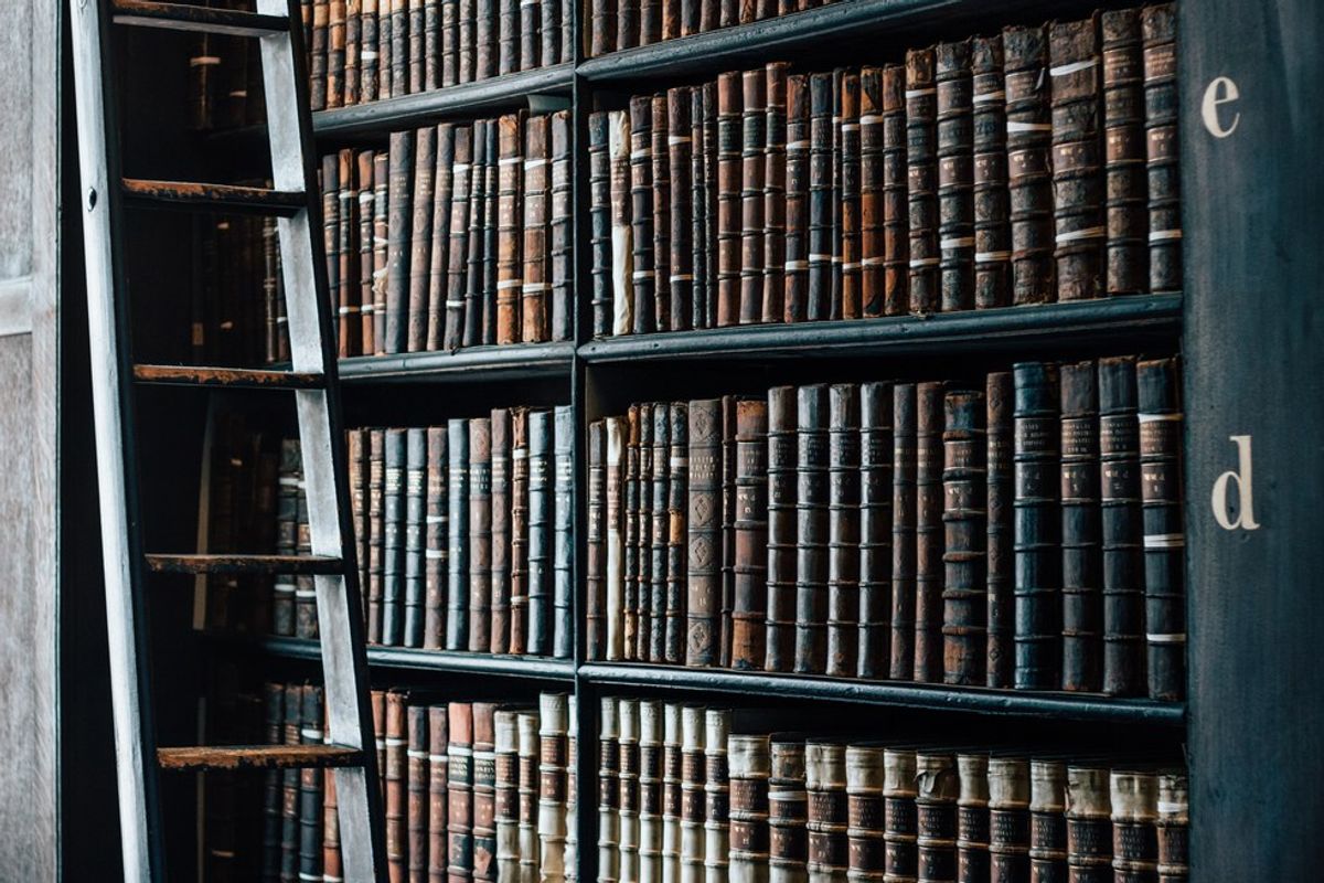 15 Signs You Are A Bibliophile