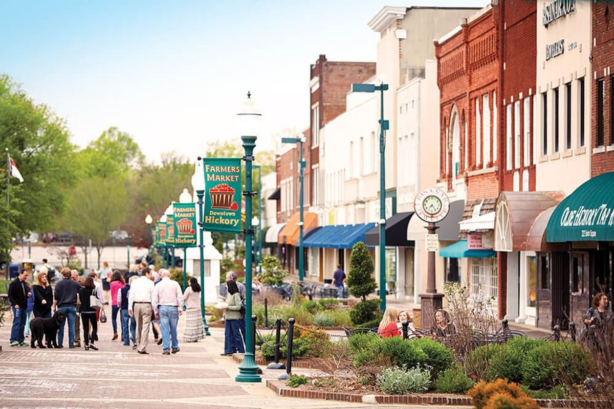 Downtown Hickory Welcomes You Downtown Hickory Welcomes You