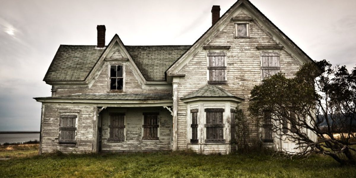 A Brief History of Haunted Houses