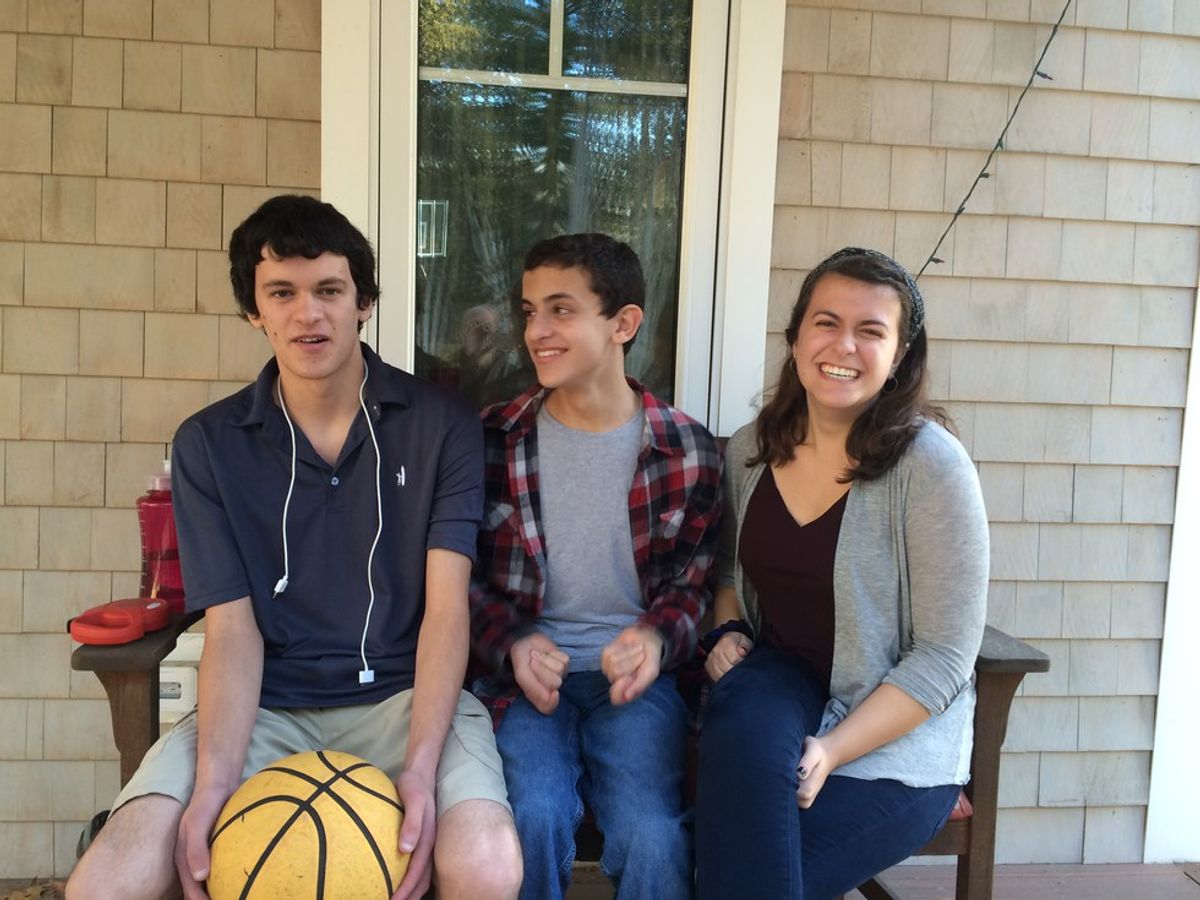20 Struggles of Being the Oldest Sibling