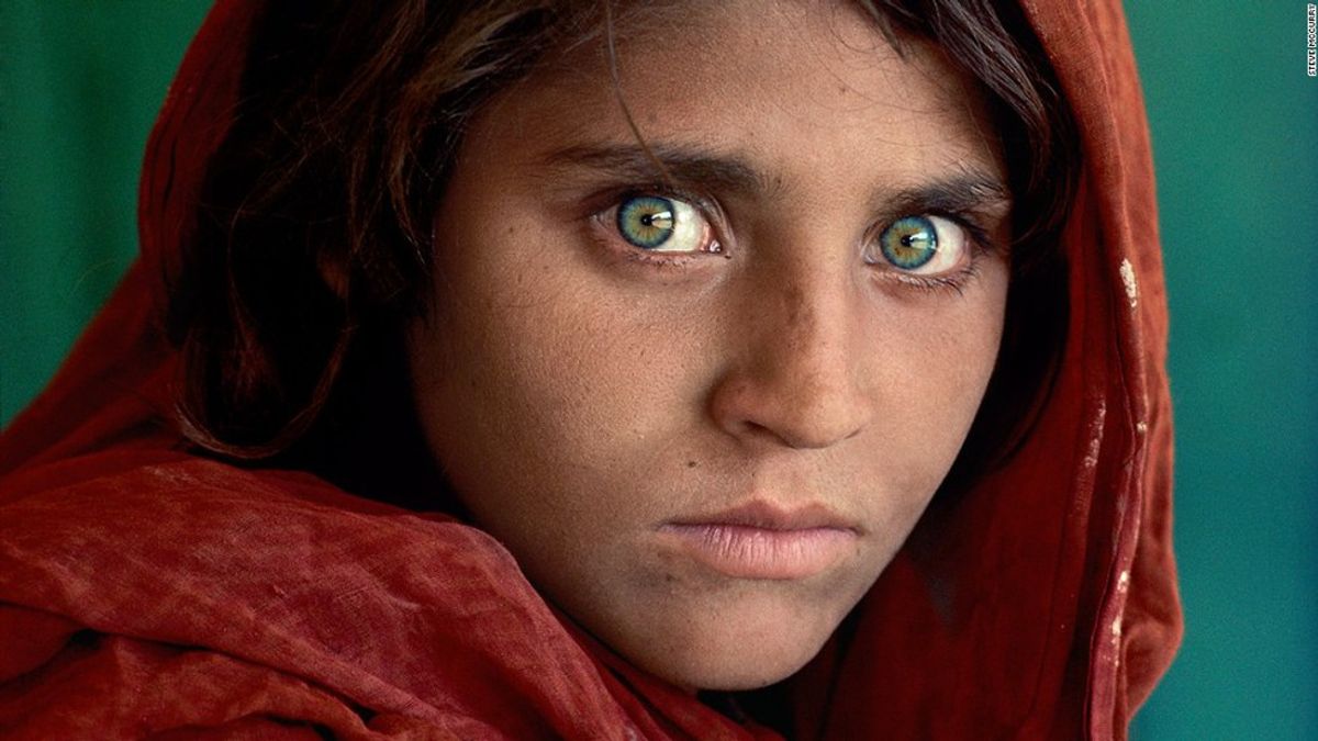 National Geographic The Afghan Girl Arrested In Pakistan 