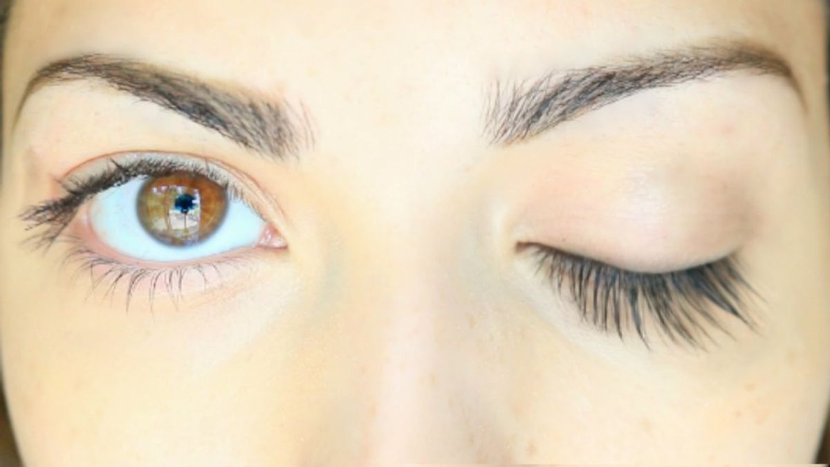 3 Natural Products That Will Boost The Length Of Your Eyelashes