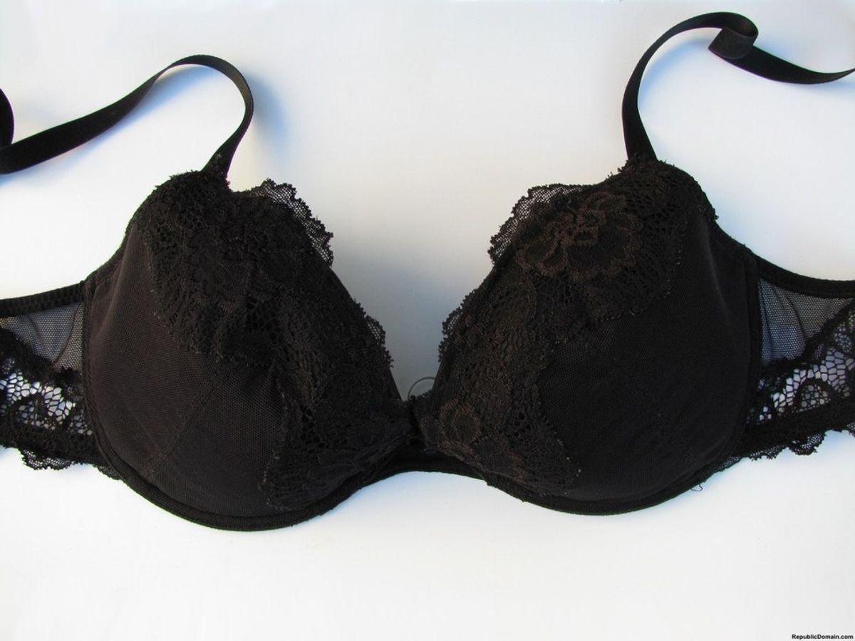 6 Guys You'll Date In College (As Bras)
