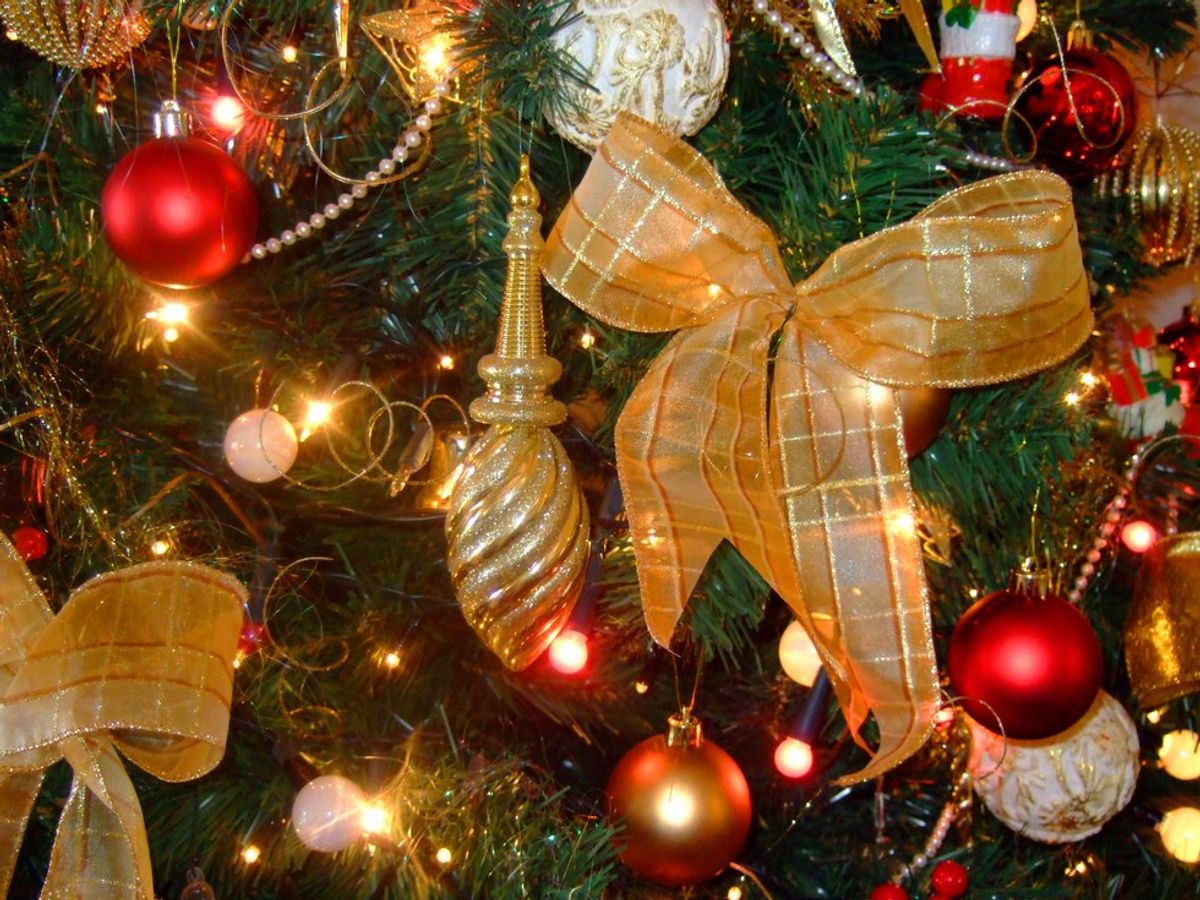 10 Ways To Make Your Dorm Feel Like Christmas