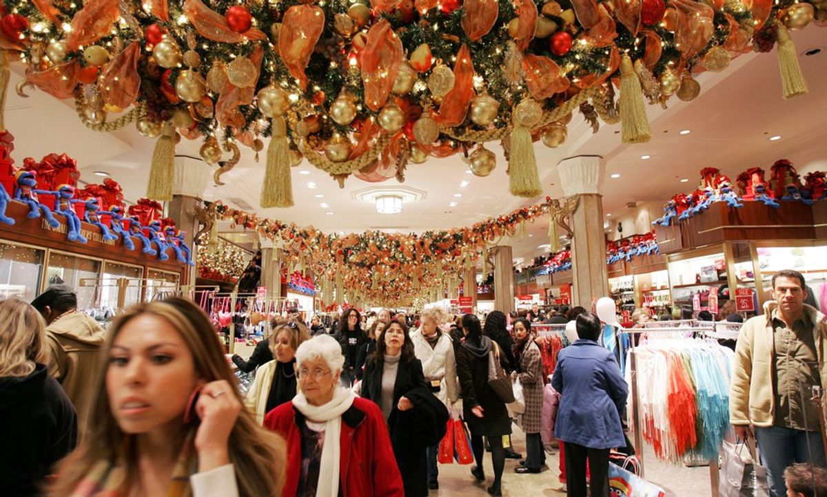 10 Occurrences You Experience Too Often As A Retail Employee During The Holidays