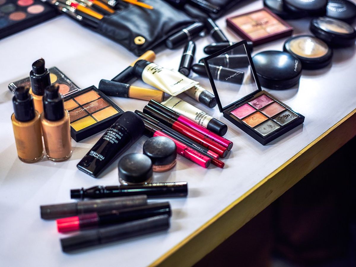 6 Things Makeup Lovers All Can Relate To