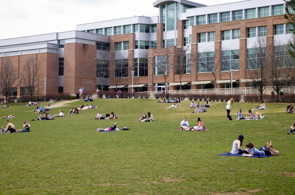 10 Things That Happen On The First Warm Day On Campus