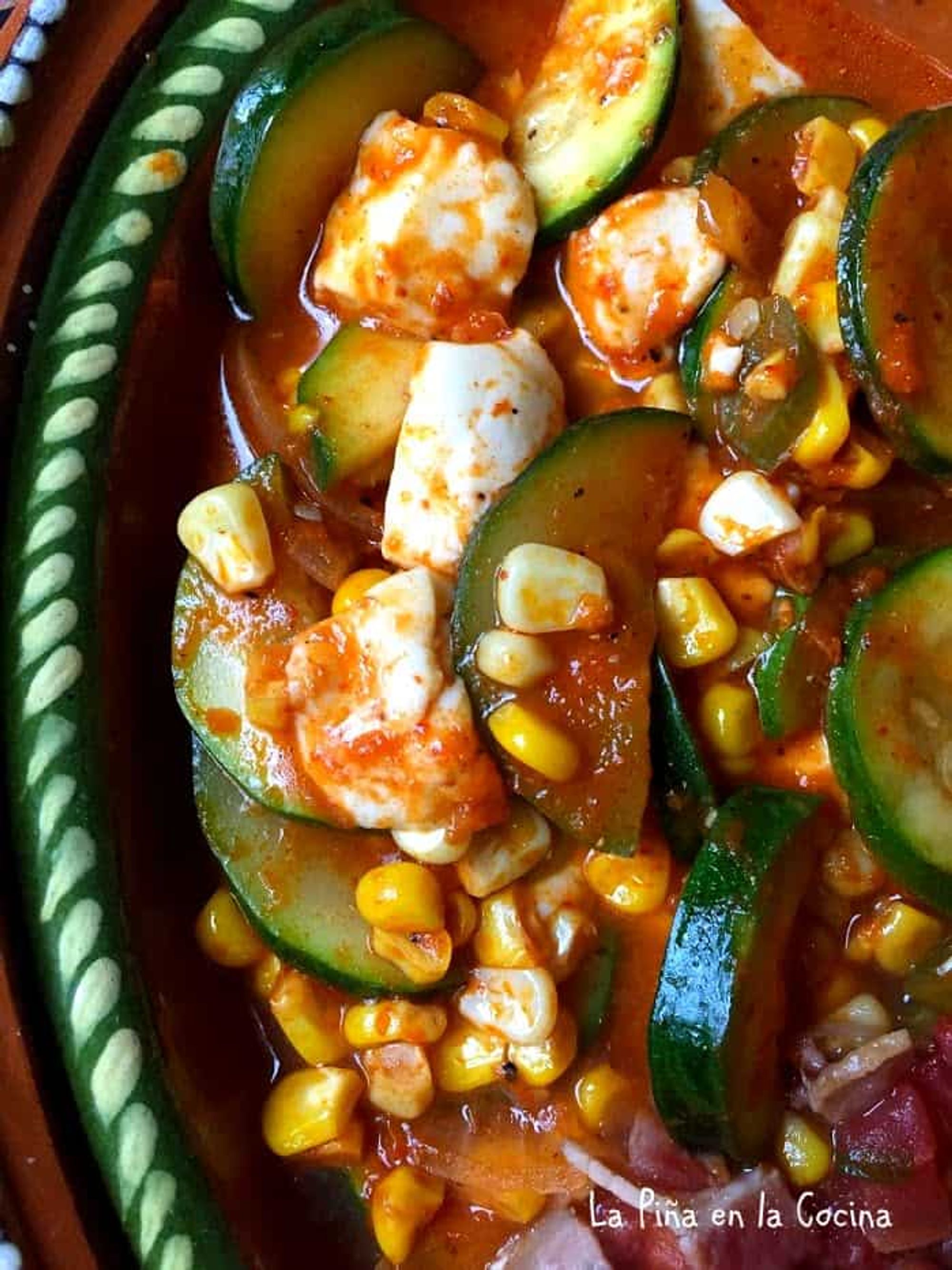 Calabacitas Con Queso y Elote~Zucchini With Cheese and Corn - La Piña