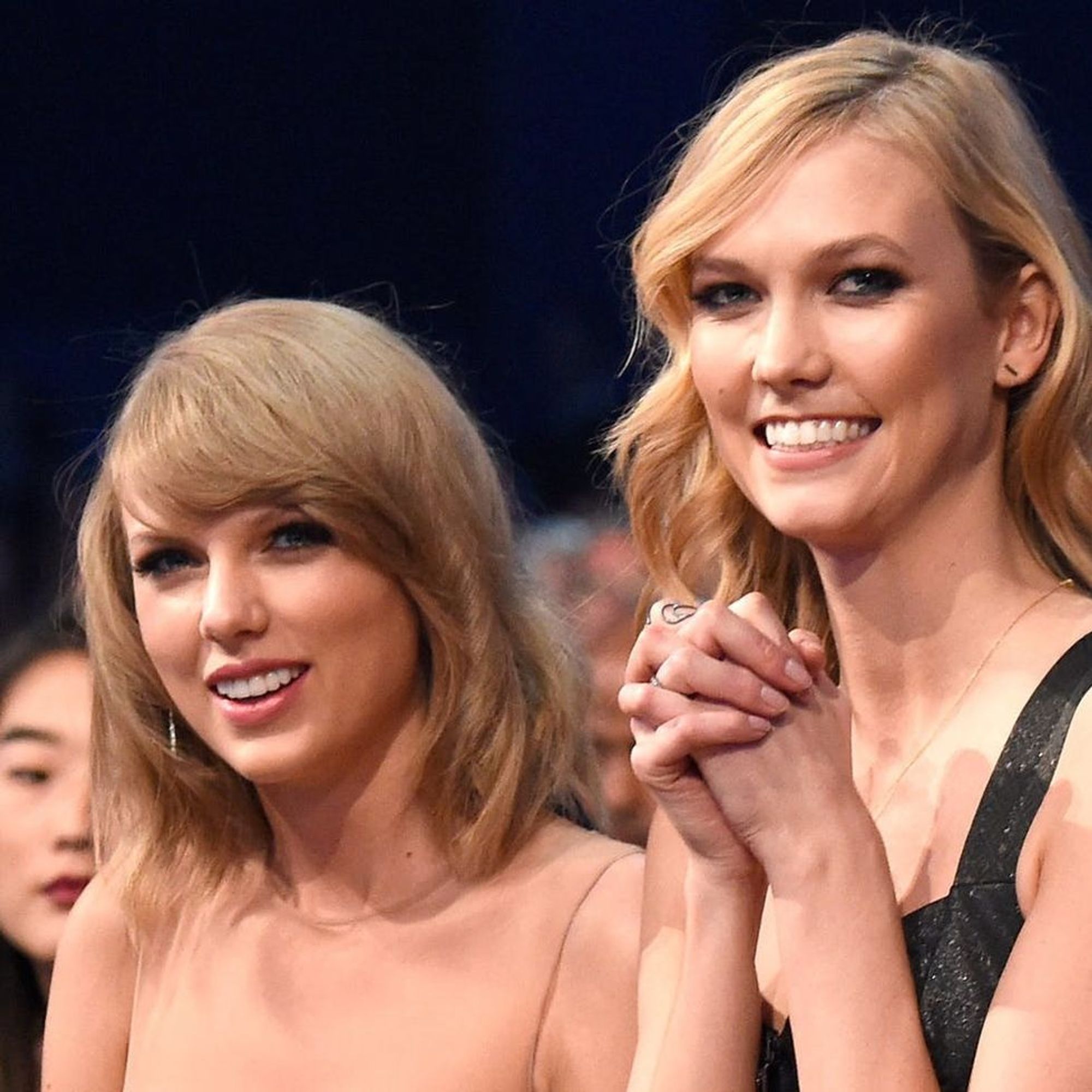 Karlie Kloss Shut Down Rumors of a Feud With Taylor Swift in Just 5 ...