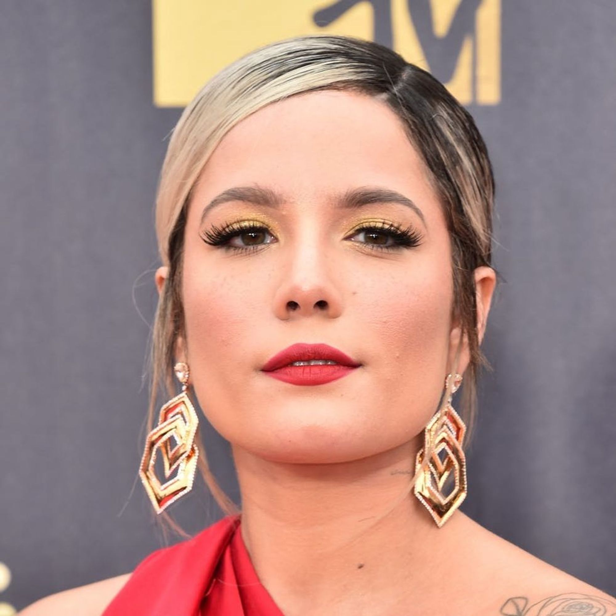 Halsey Got the Daintiest Face Tattoo You Ever Did See - Brit + Co