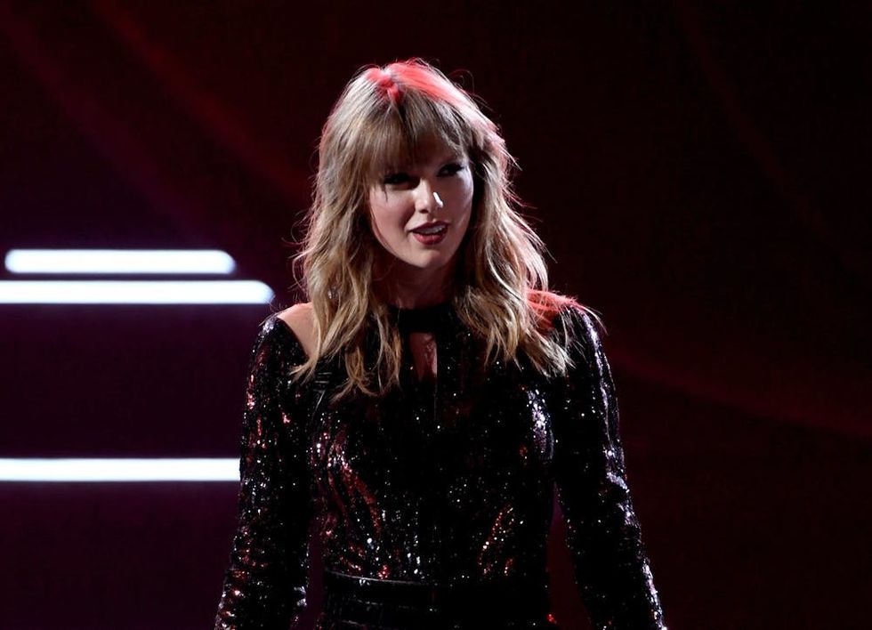 Taylor Swift Makes One More Push To Urge Fans To Vote In The Midterm ...