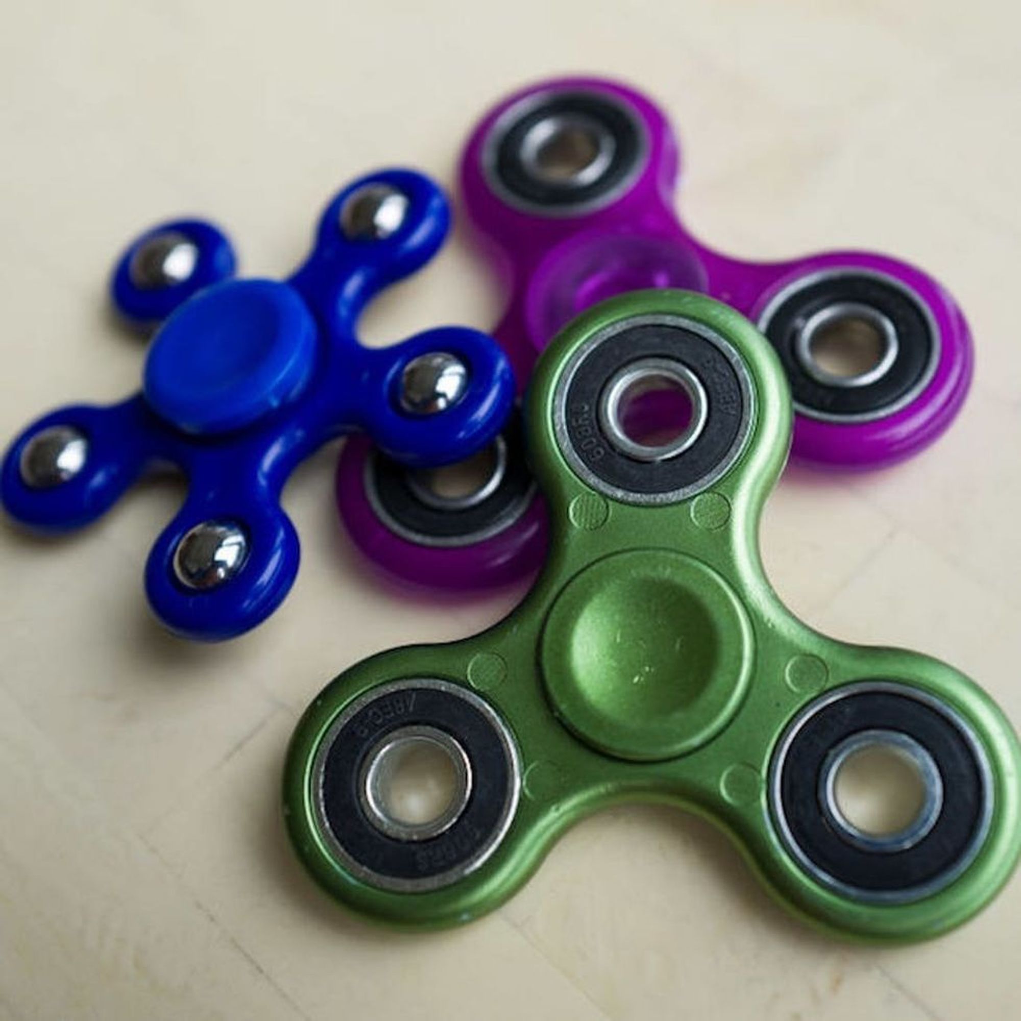 Wann Waren Fidget Spinner Im Trend This Might Be the Troubling Cause of the Fidget Spinner Trend - Brit + Co