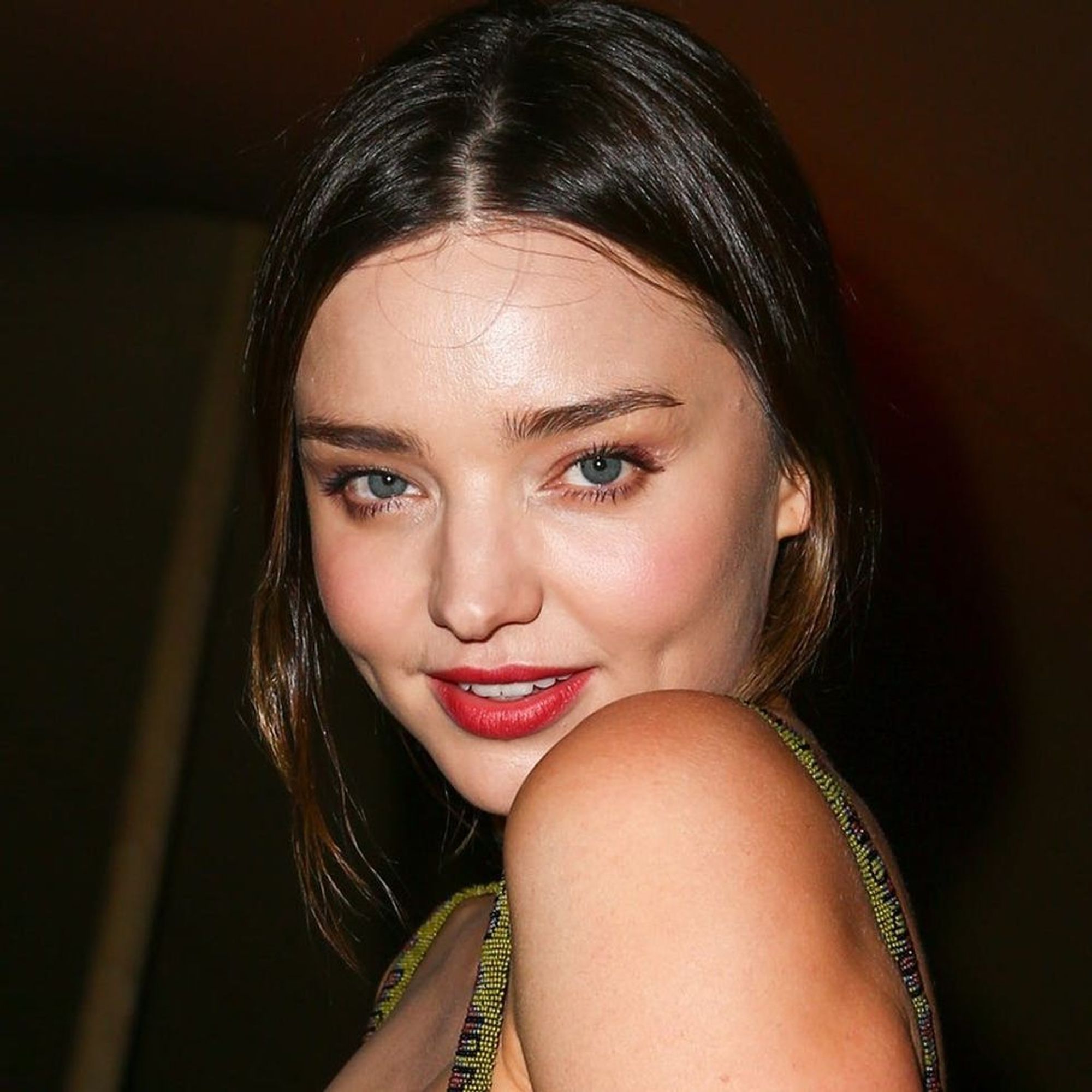 Check Out Miranda Kerr’s Wedding Ring Sparkling on the Runway - Brit + Co