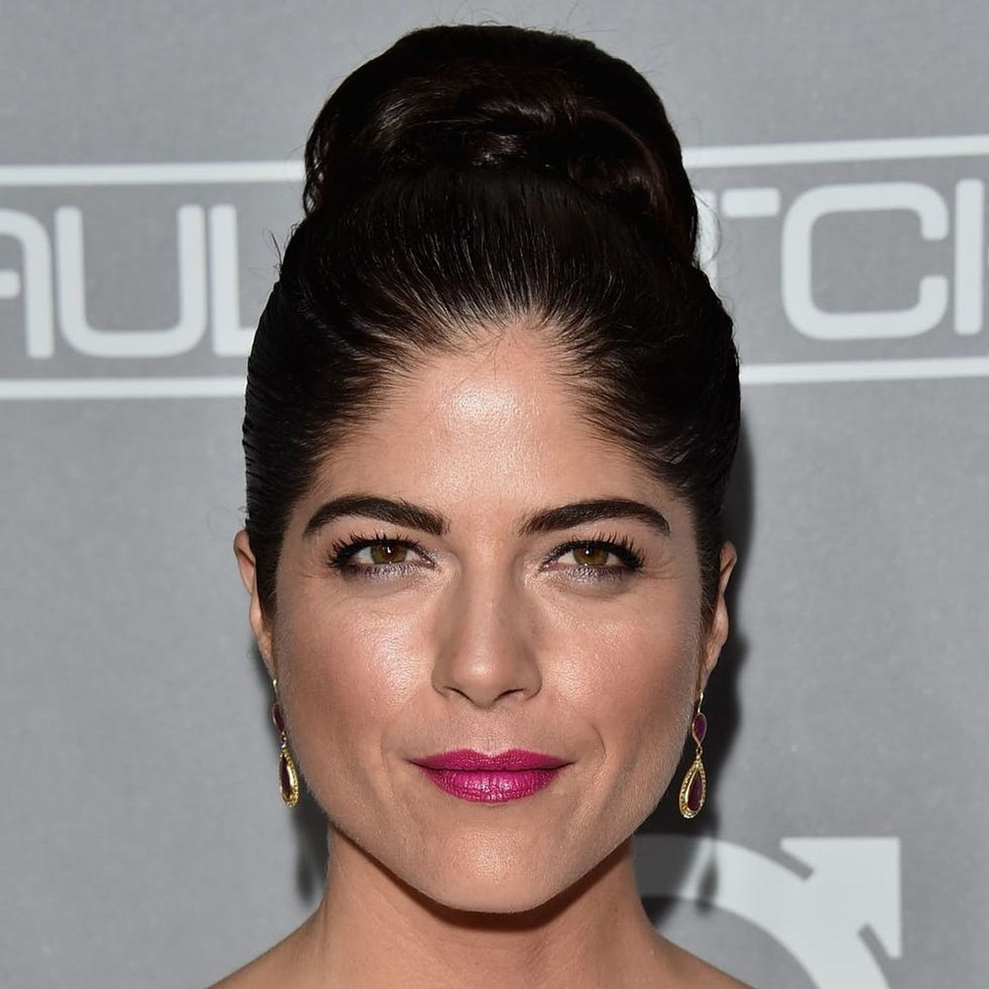 Selma Blair Gives the Middle Finger to Gray-Hair Shaming - Brit + Co