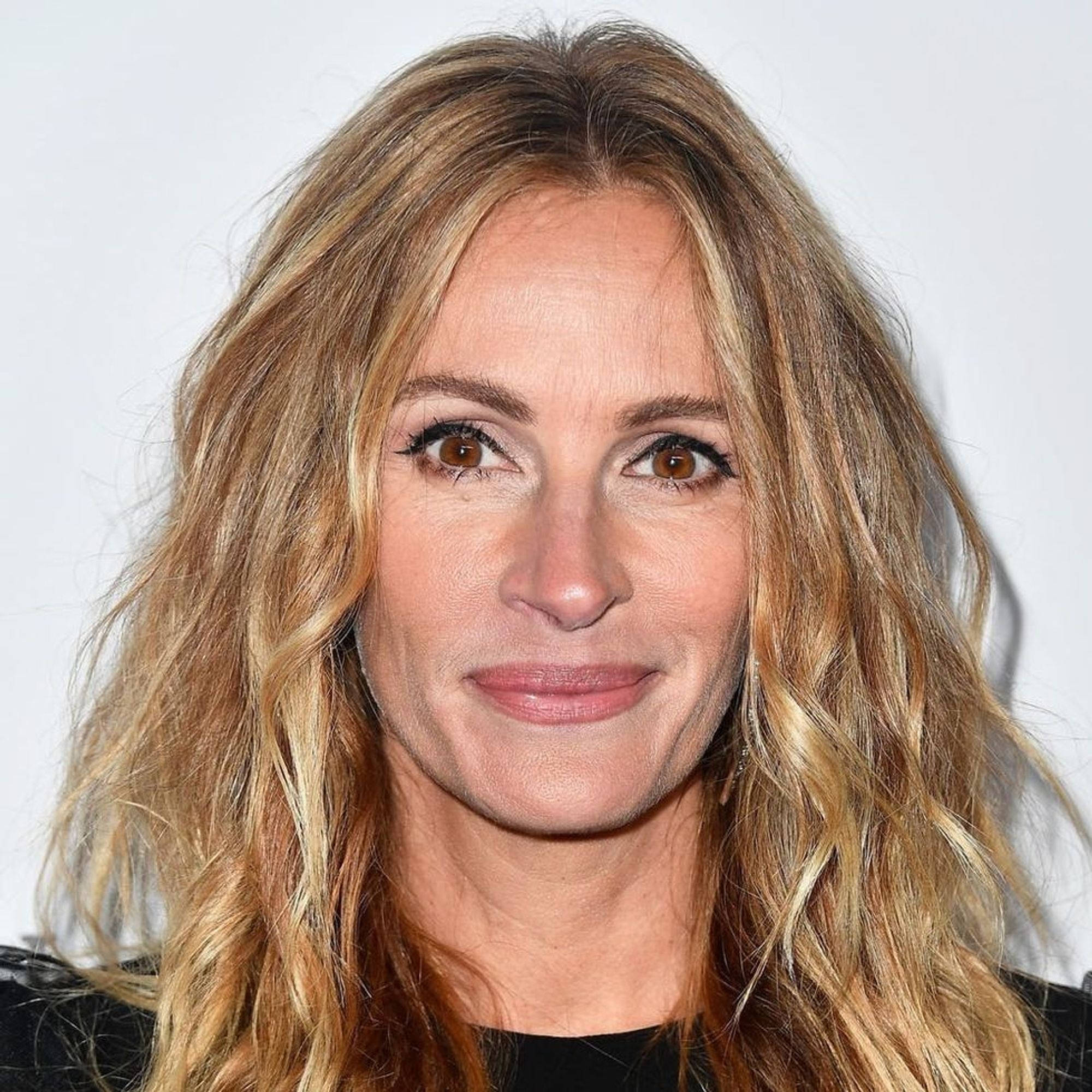 julia roberts is giving us major pretty woman vibes with her latest julia roberts is giving us major pretty woman vibes with her latest