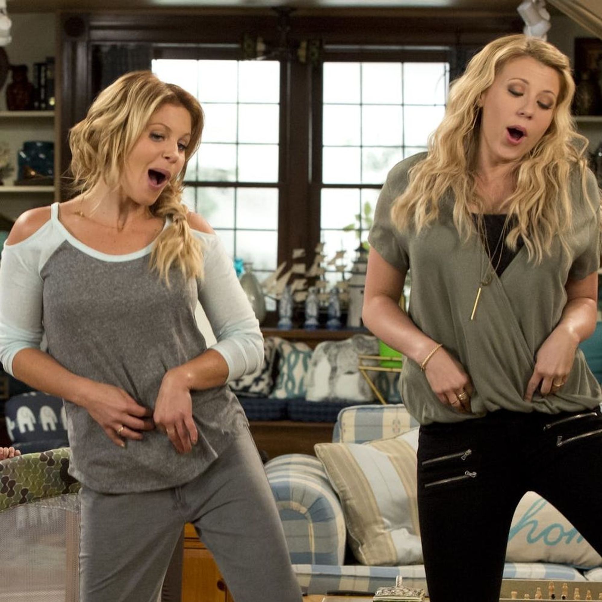 Candace Cameron Bure Just Revealed The “fuller House” Season 3 Part 2 Release Date Brit Co