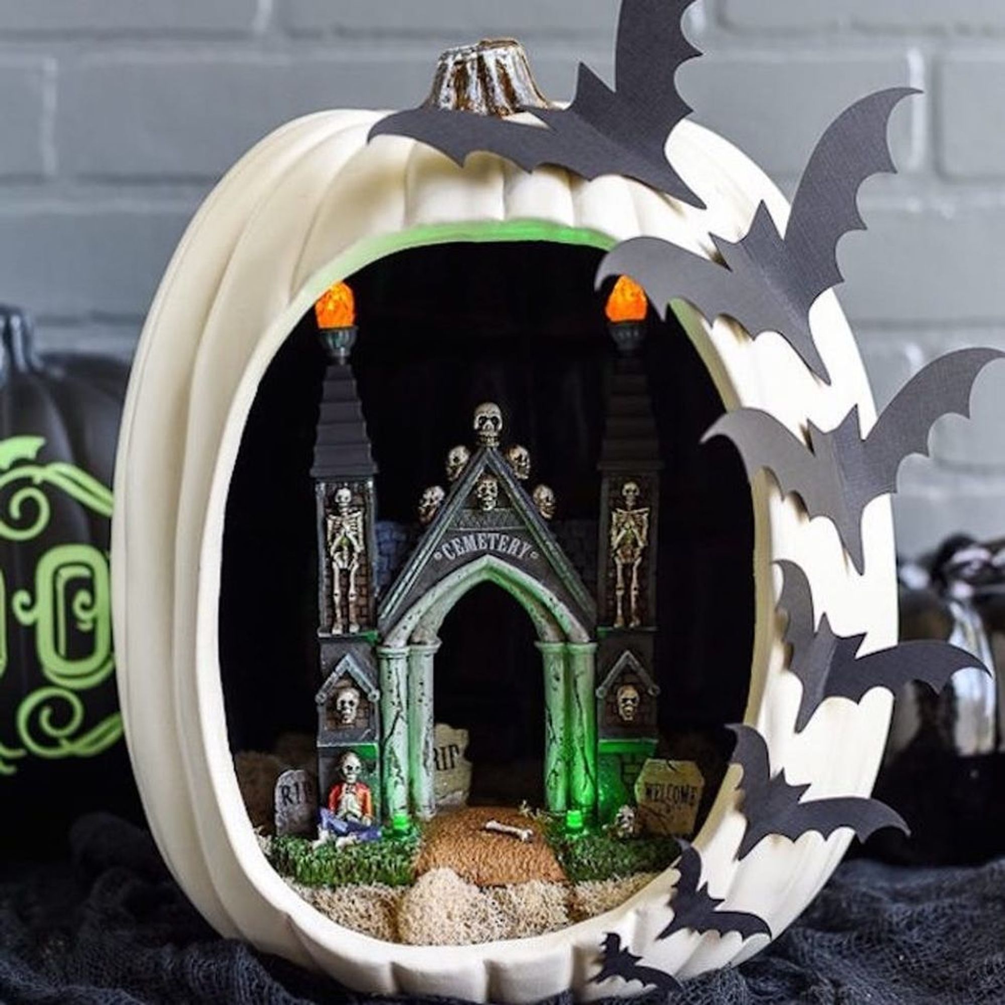 18 Pumpkin Dioramas That Will *Slay* Your Halloween Decor - Brit + Co