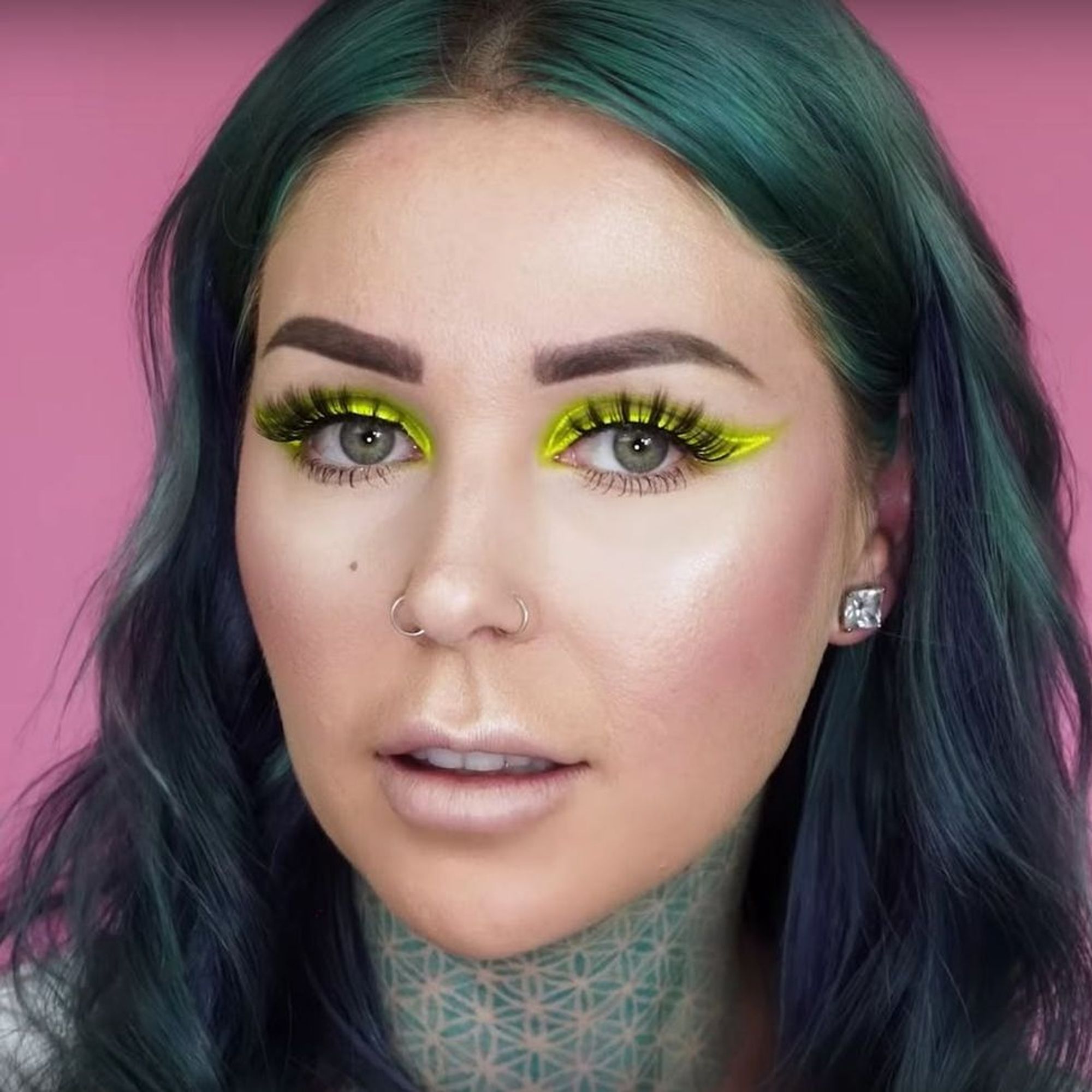 The Neon Makeup  Trend Is the Look That s Ready to Party 