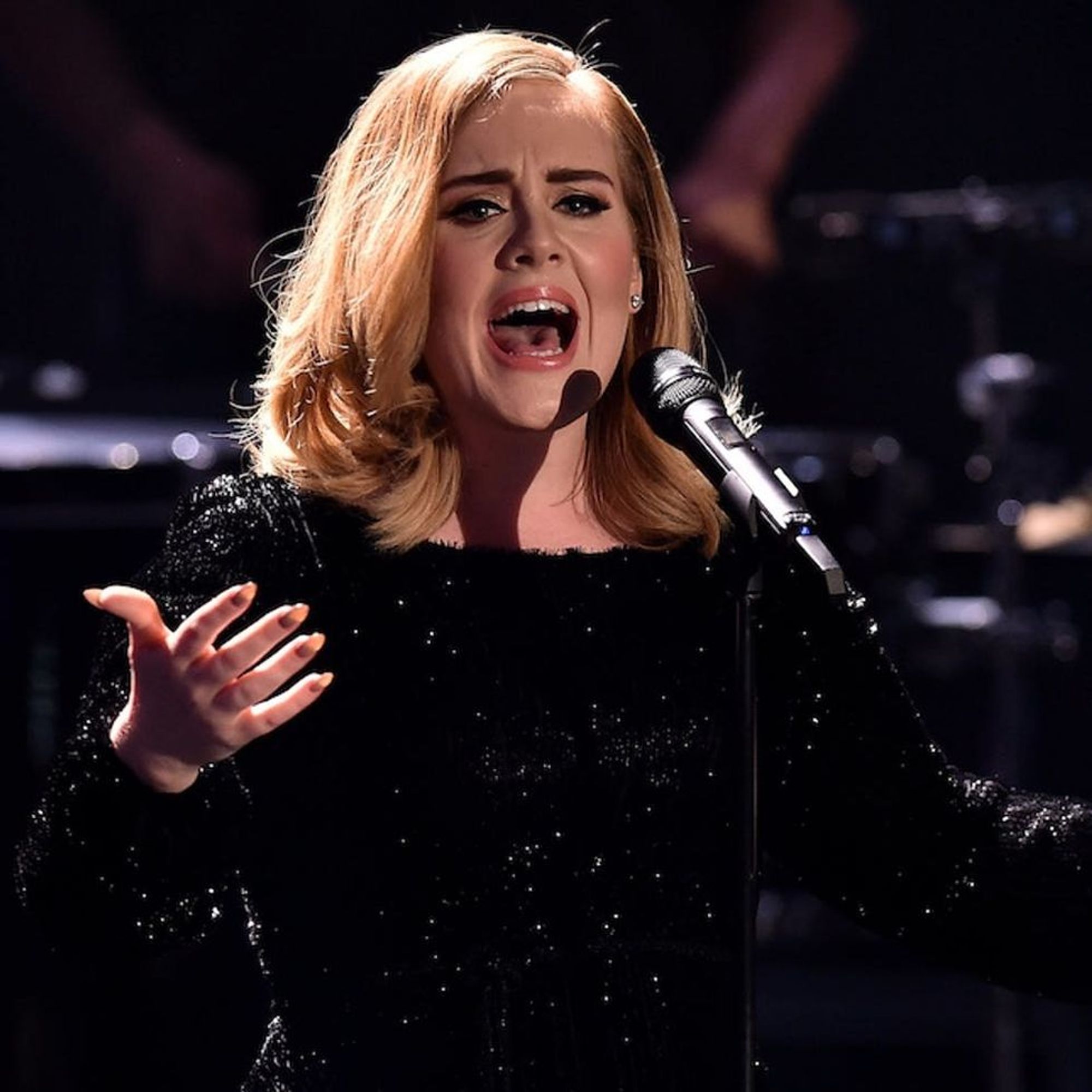 Adele Debuted a Gorg New Haircut Along With This Major News - Brit + Co