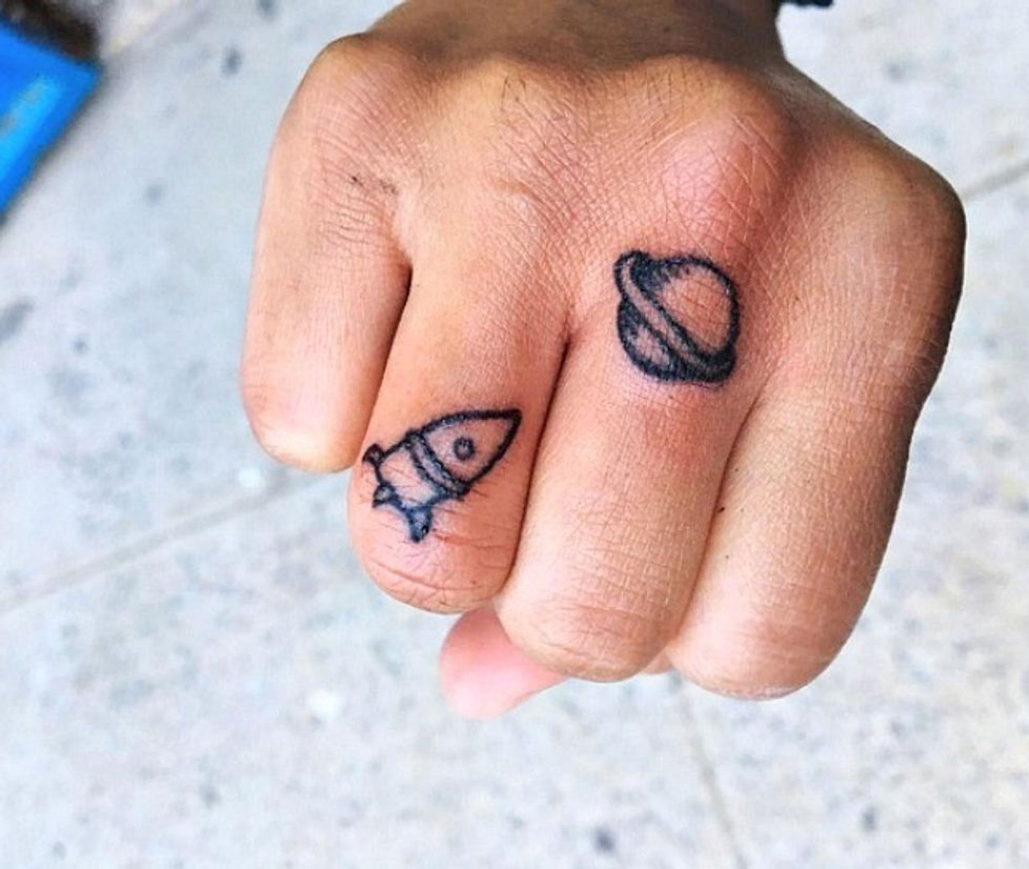 15 Delicate Finger Tats That Will Make You Want To Get Inked Asap Brit Co
