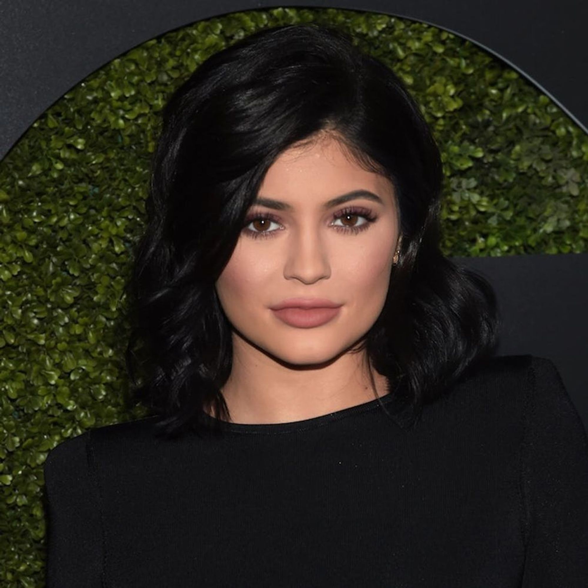 This Kylie Jenner Makeup Tutorial Is Unlike Any Weve Ever Seen Brit Co 8622