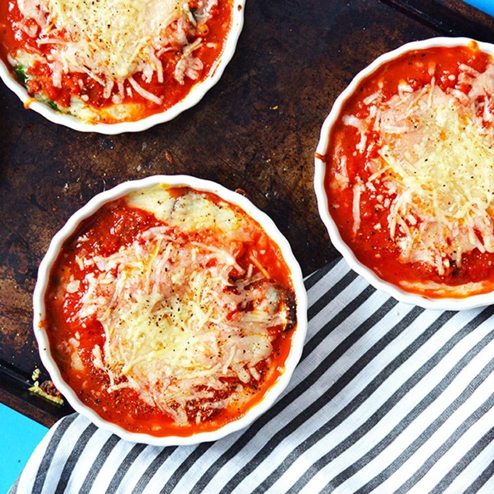 These Guilt-Free Pizza Bowls Are a Cheese-Lover’s Dream - Brit + Co