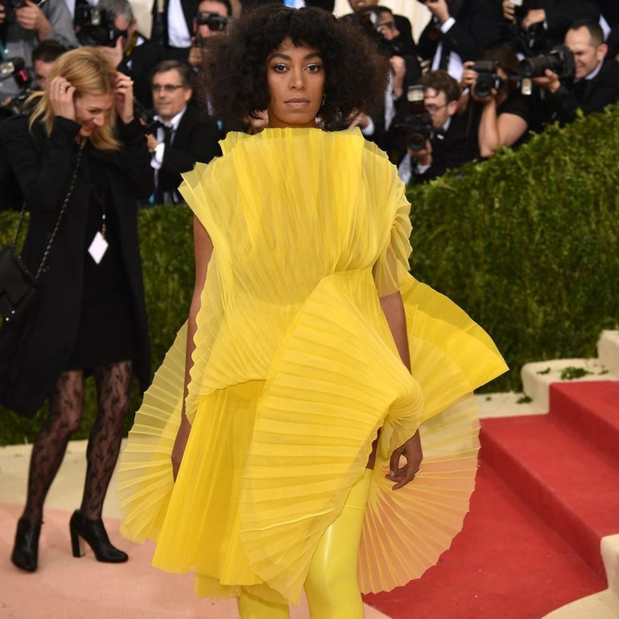 The 15 Most Wtf Looks Of The 2016 Met Gala Brit Co 