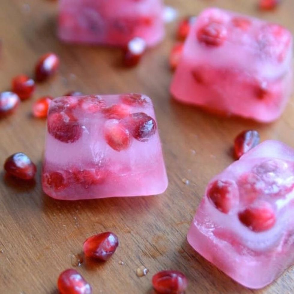 how to make pink ice cubes