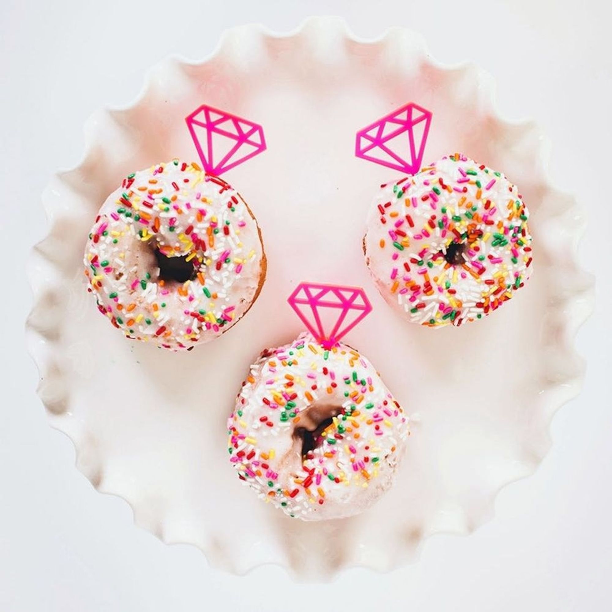 15 Gift Ideas for People Who Have a Sweet Tooth for Donuts 15 Gift Ideas for People Who Have a Sweet Tooth for Donuts