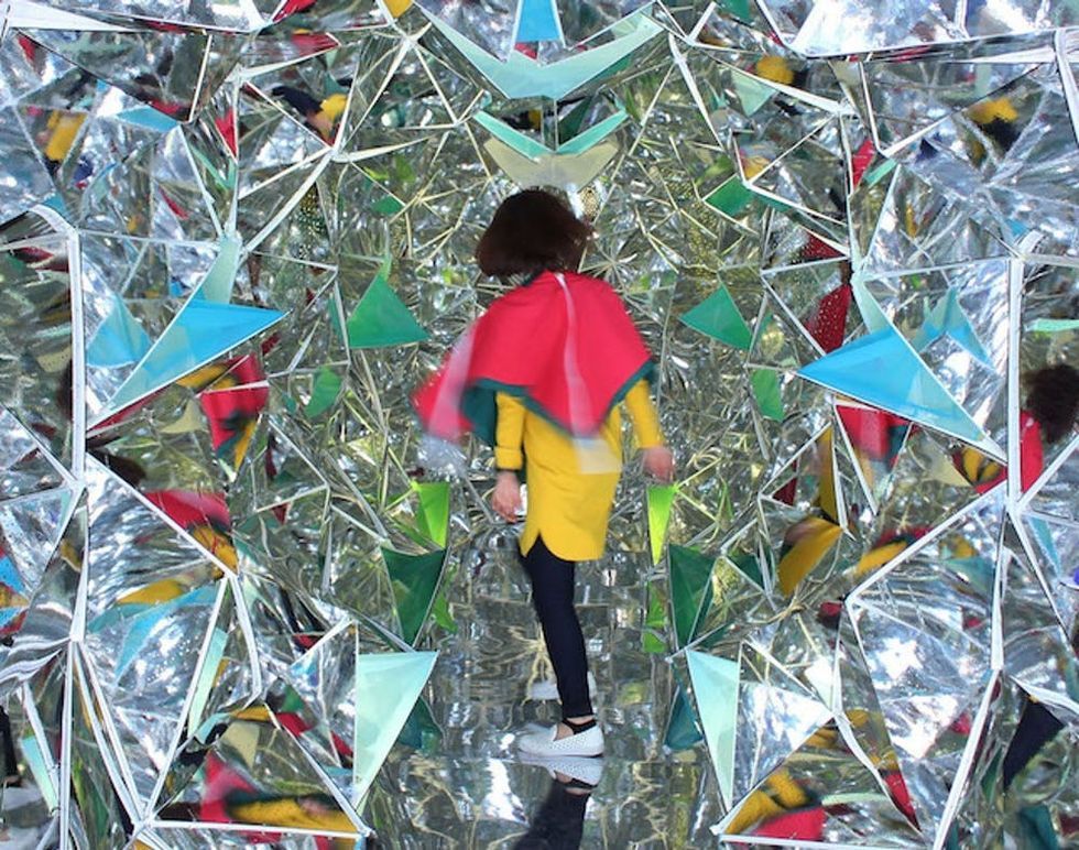 self creating kaleidoscope image