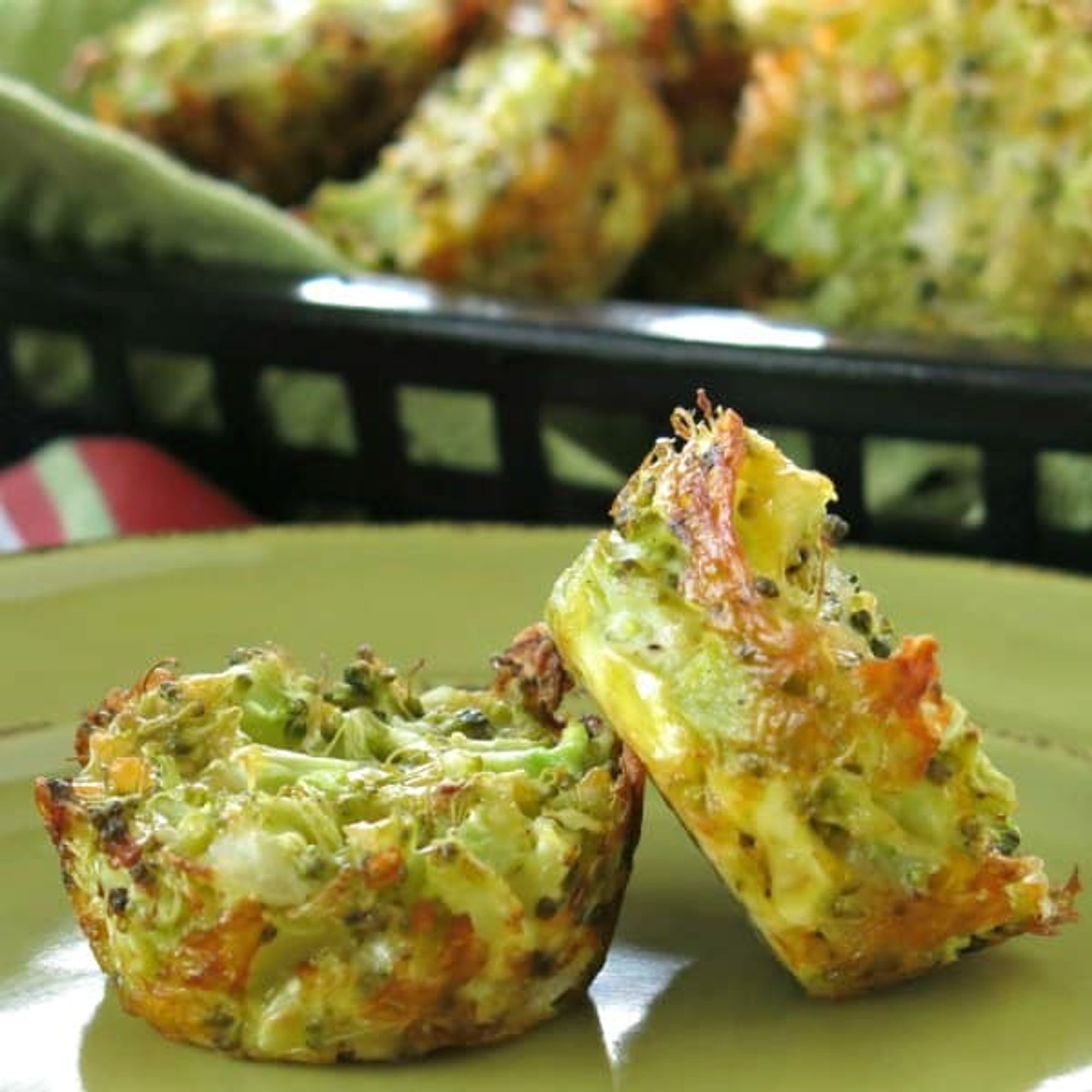 Broccoli Muffins with Cheddar Cheese - The Dinner-Mom - My Recipe Magic