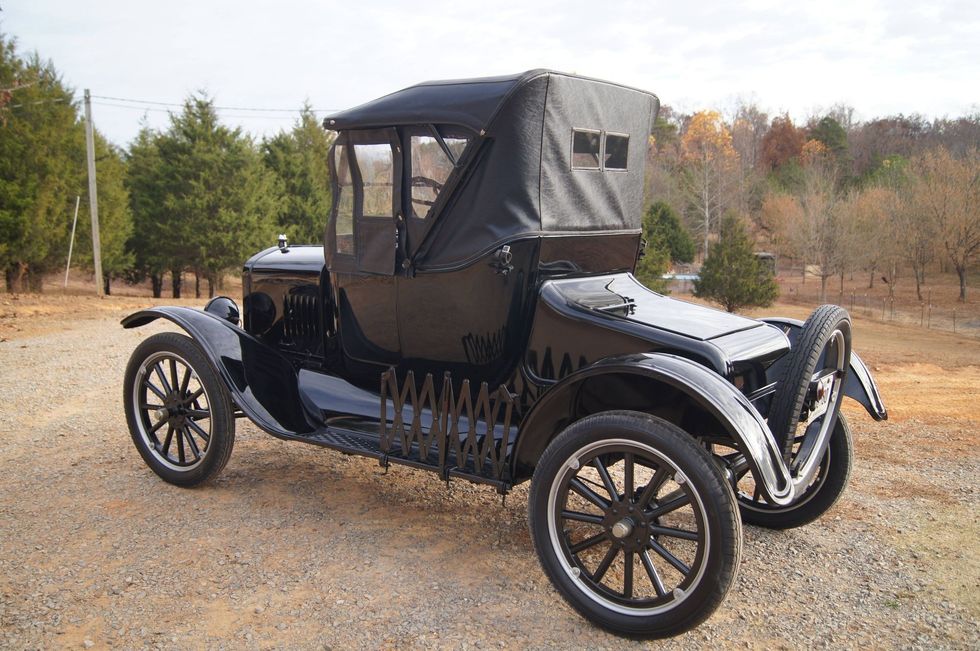 1923 Ford Model T Runabout rear quarter