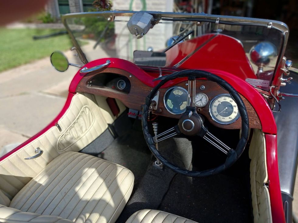 1946 Singer 9 Roadster - Cockpit