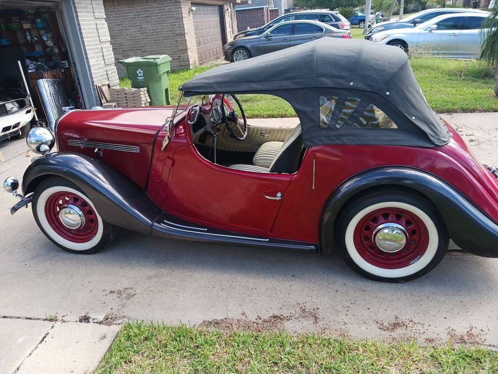 1946 Singer 9 Roadster - LH profile