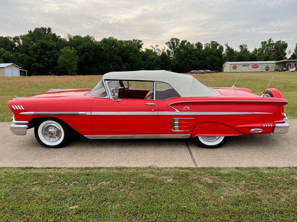 Hemmings Auctions Weekly Round Up: 1957 Pontiac Safari, 1954 Jaguar ...