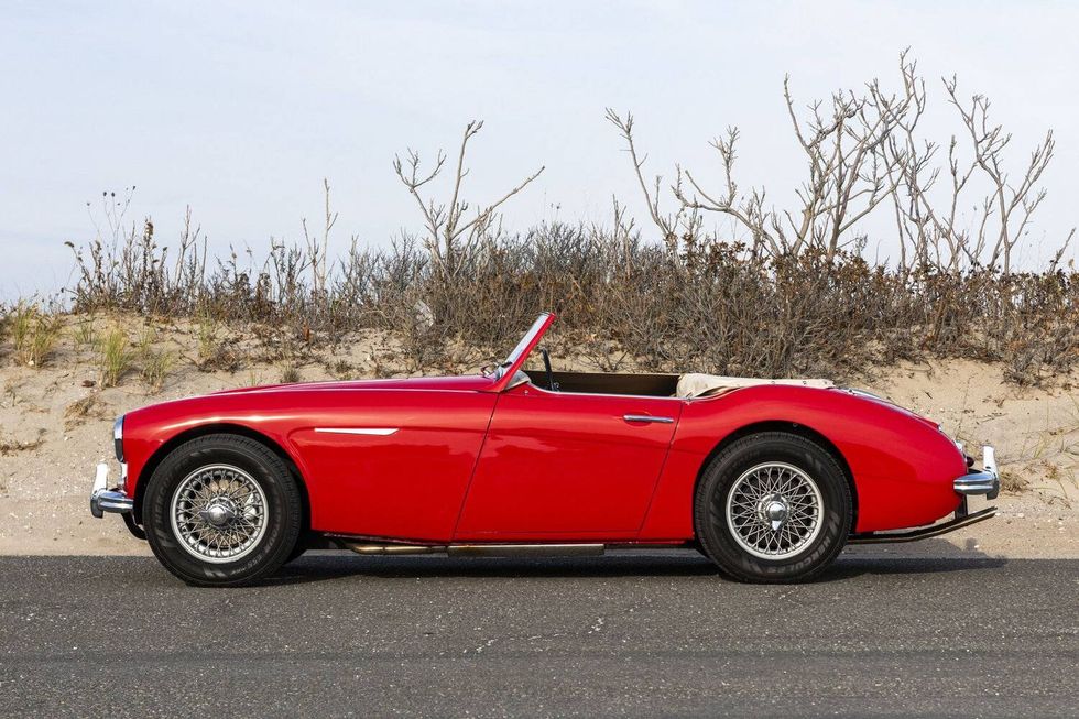 1960 Austin-Healey 3000 Mark I side