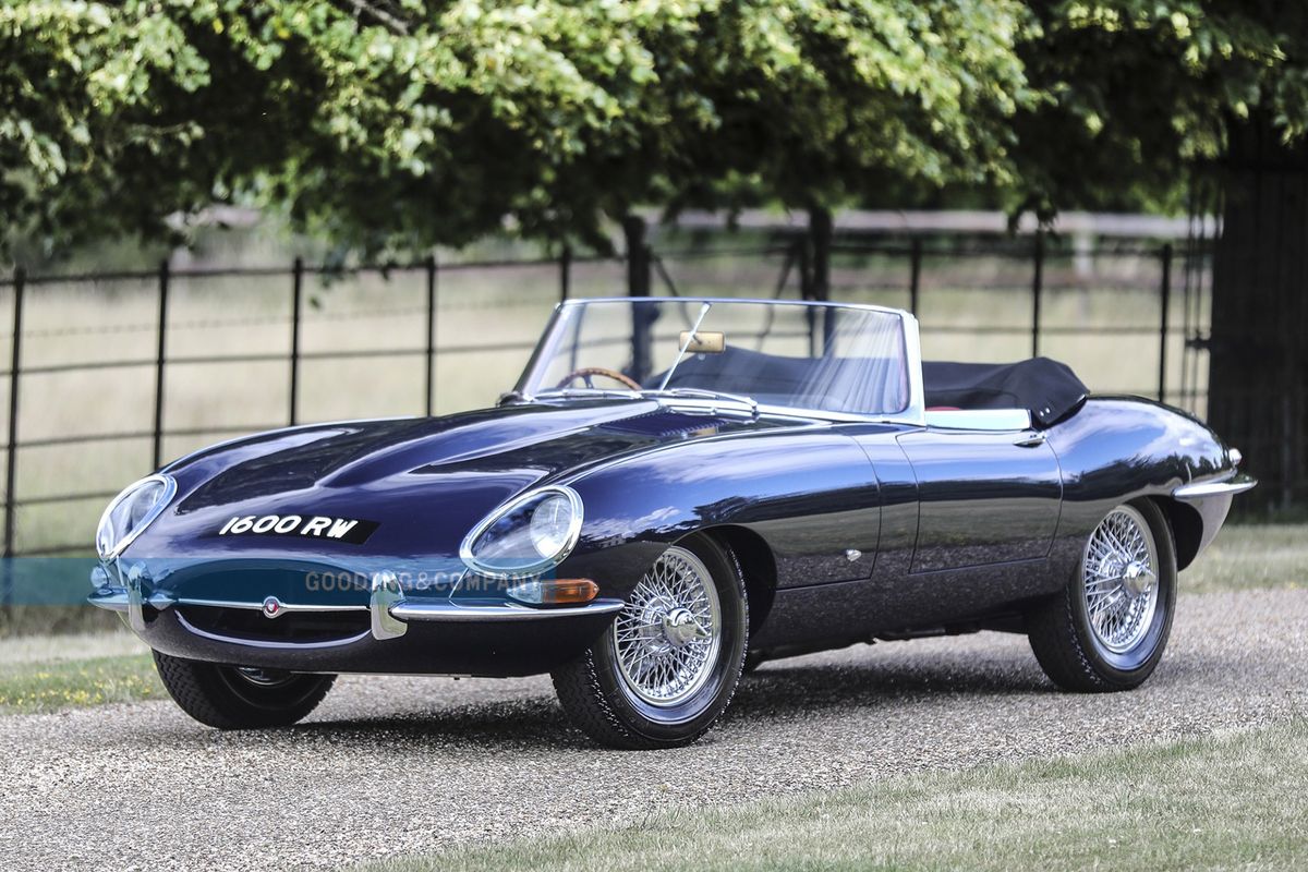 1961 Jaguar E-Type Sells for $1.14 Million, Sets New World Record